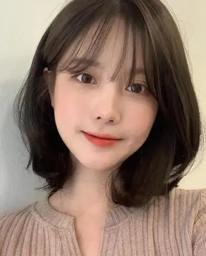 脸大别乱换发型2020最火的齐肩初恋发减龄还显脸小