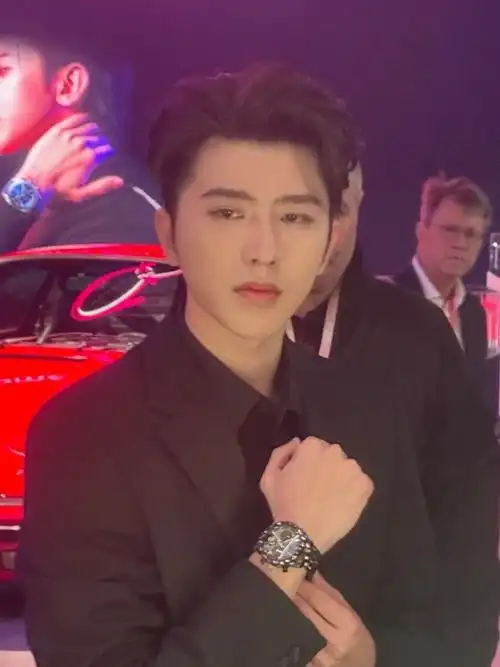 live图  简直霸道总裁啊#蔡徐坤#/#kun