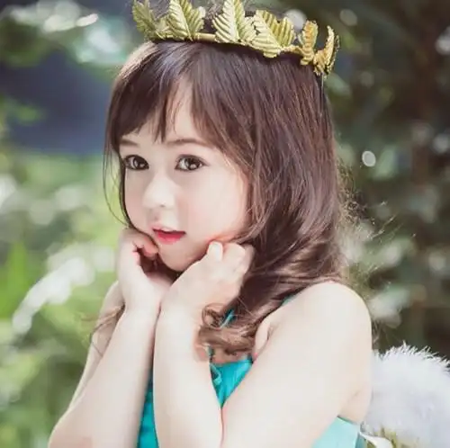 吉拉达·莫兰海报泰美混血小萝莉萌娃超可爱大眼眼女宝宝海报孕备