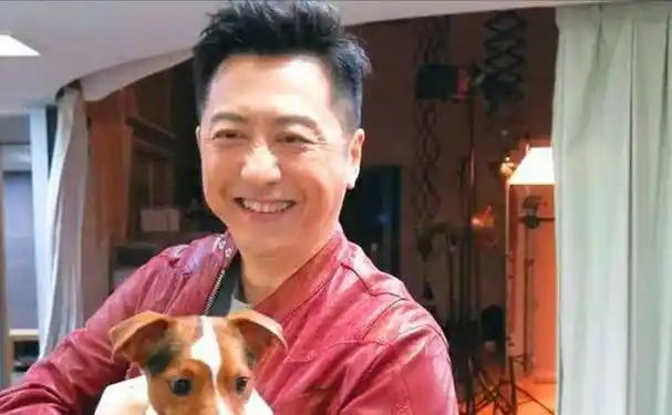 原创庾澄庆一婚14年地下恋情修成正果二婚再娶会4国语言的主播