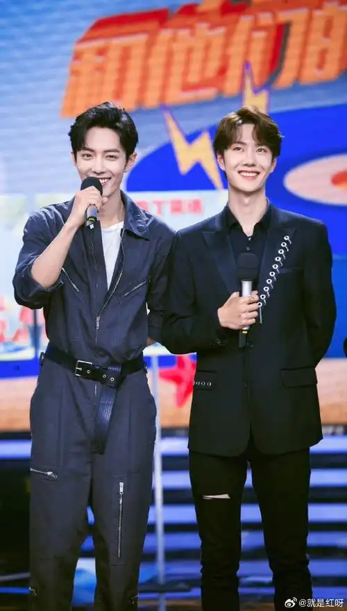 肖战王一博同款耍剑打戏