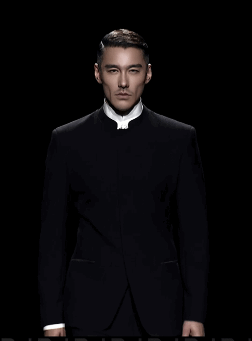 #胡兵一口气走完一场秀##胡兵走秀不喘气#