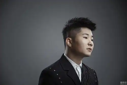 白小白最新单曲《中国的梦》为祖国70周年华诞打call