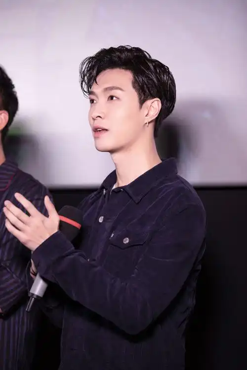 张艺兴明星高清