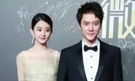 赵丽颖产后上线和儿子玩亲亲冯绍峰采访中透露赵丽颖复出消息