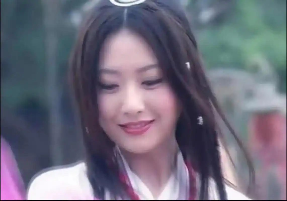 白冰究竟有多美,回顾《神话》里的玉漱公主,简直美若天依,楚楚动人!