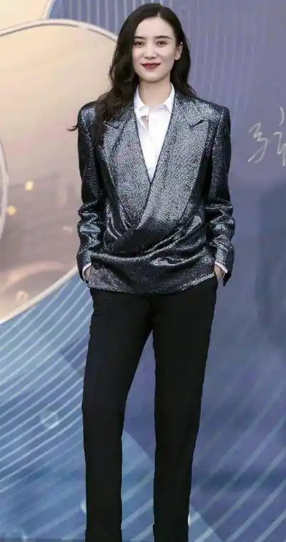 的10位明星,有人肤如凝脂颜值高,有人褶子爬满了脸_姚晨_周冬雨_状态