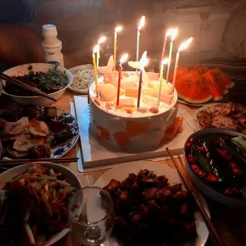 朋友生日快乐满足了拍了好多氛围感