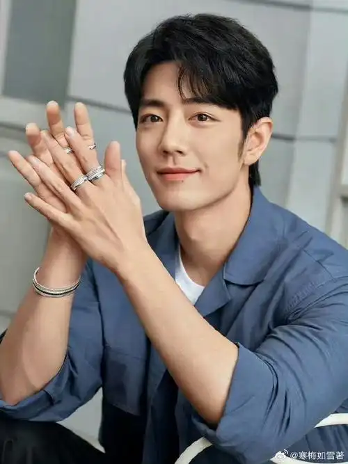 肖战宝诗龙大片#肖战的每一张照片都好好看,又是被帅哥笑容治愈的