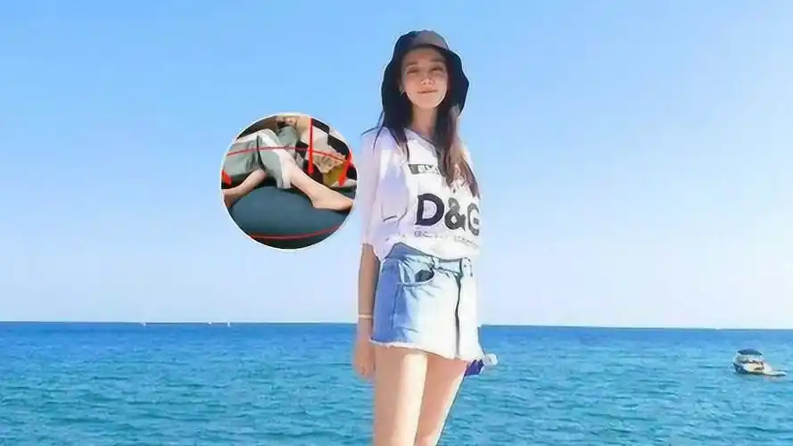 迪丽热巴的"三寸金莲",光脚对比李沁,丝毫不落下风