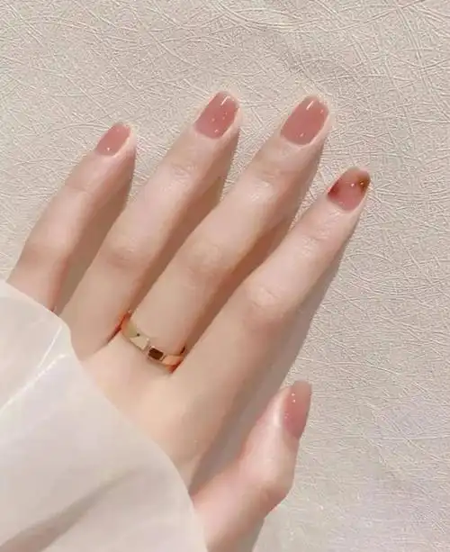 夏季来临美甲还没安排上吗晕染美甲浪漫温柔撞色美甲气质显白