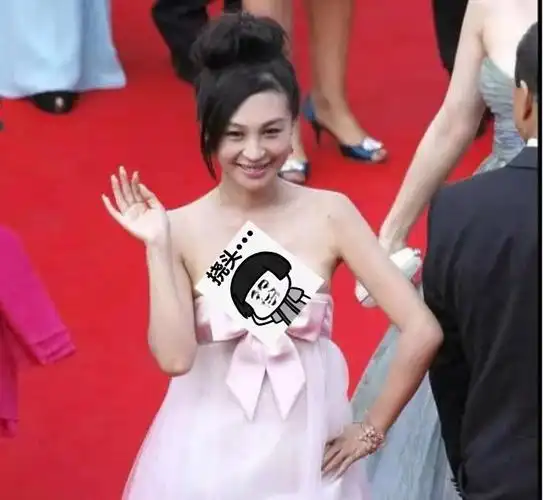 10位戛纳红毯上的国内女星:有人手握作品艳压,有人蹭拍走光出丑
