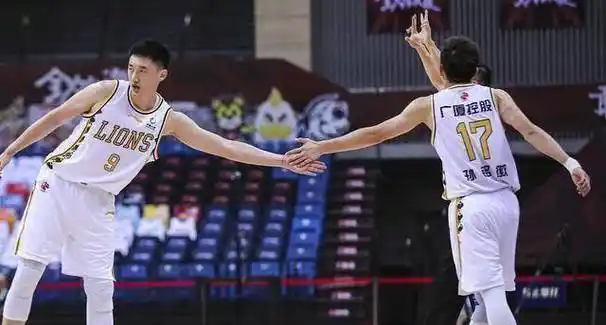 刘铮11分,赵岩昊7分,亨特26分14篮板7助攻,郭凯14分,郑准13分9篮板cba