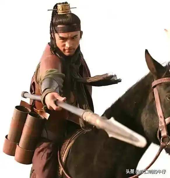 张清是彰德府人氏善用飞石打将百发百中人称没羽箭他原是虎骑出身后