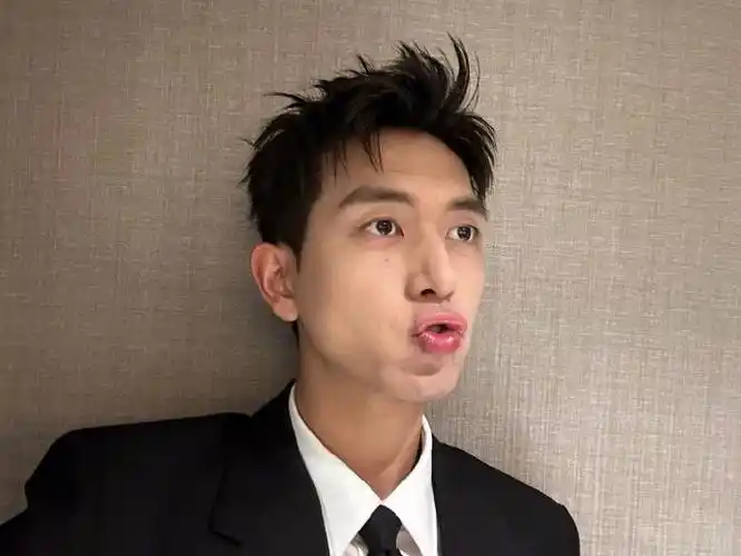 #李现是瘦了吗#