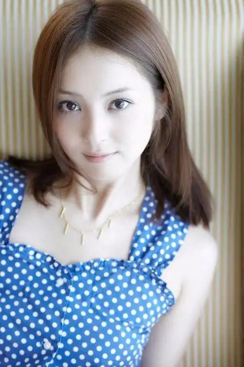 日本男性评出十名皮肤最白的女星佐佐木希第三