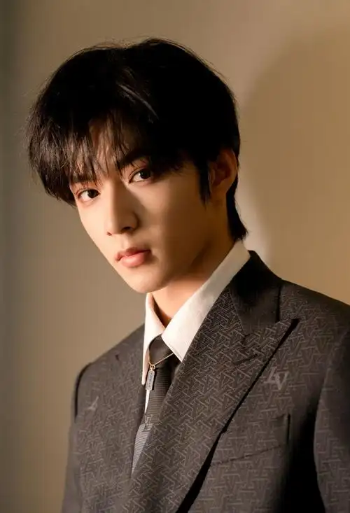 北京国际电影节##刘耀文红毯生图