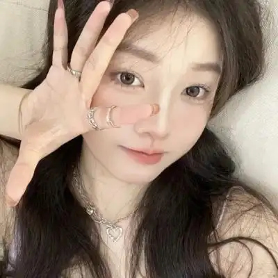 女生头像频道提供更多与气质,高冷,御姐,美女相关的头像图片挑选下载