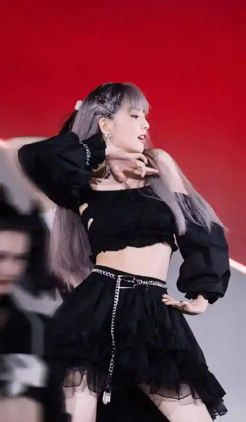 佟丽娅"女团"颜值绝美,网友直言:姐姐可以c位出道了!