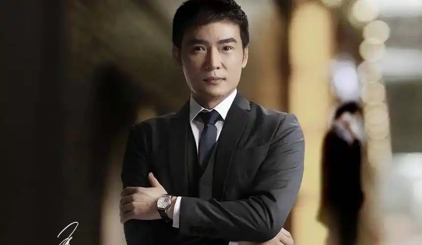 54岁演员焦恩俊,拍摄大尺度美女照,网友直言玩开了_摄影_作品_动态