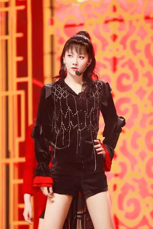 刘雨昕 im not yours 舞台 长发造型