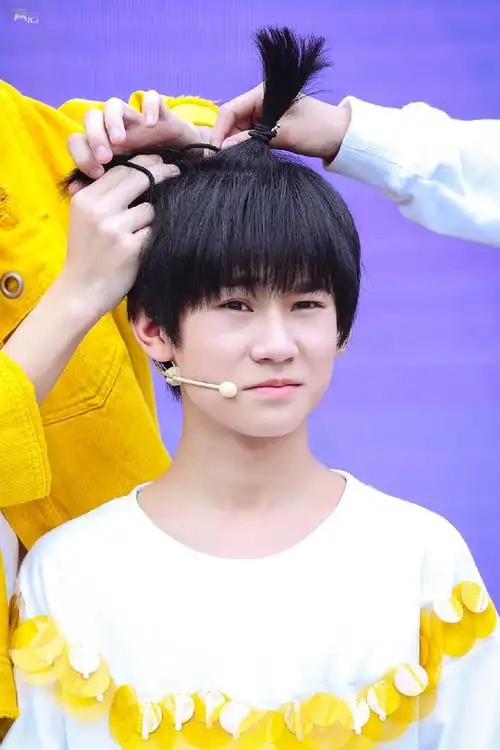 张真源超话#人类幼崽行为大赏#怎么能少了我们奶呼呼的小圆子呢@时代