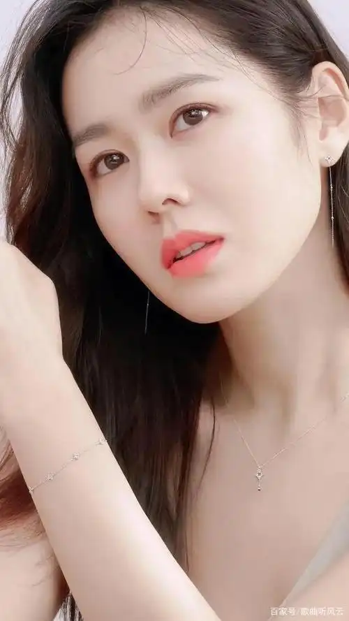 神仙颜值,优雅迷人