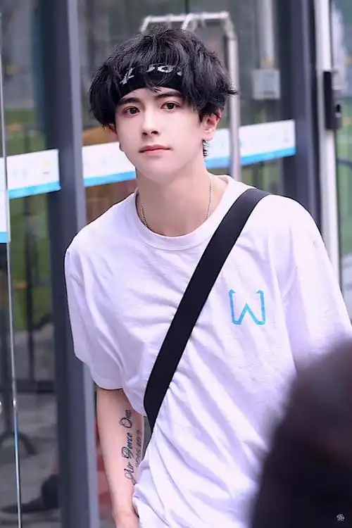 搬运近期新图杨超文