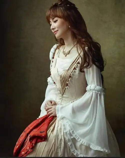 上海电视台不太出名的美女主持万蒂妮|综艺_网易订阅