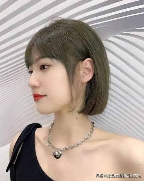 减龄时尚的超a短发,让你轻轻松松就拥有.