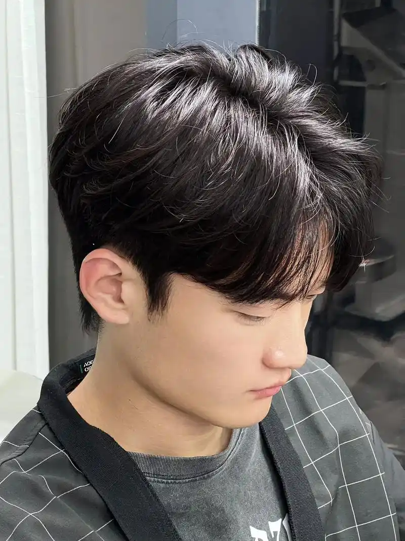 可以有多种不同的打理方法#微分碎盖 #男生发型 #男士烫发 #韩式气垫