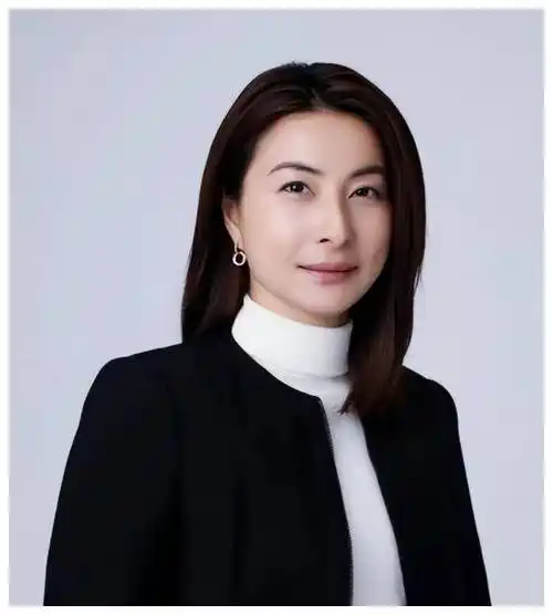 曝郭晶晶出国遭吐槽!