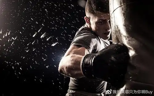 有些明星利用这几个月的时间,将自己从肌肉男蜕变成油腻的中年大叔