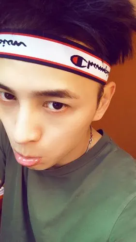 洪尧自拍帅气高清图片