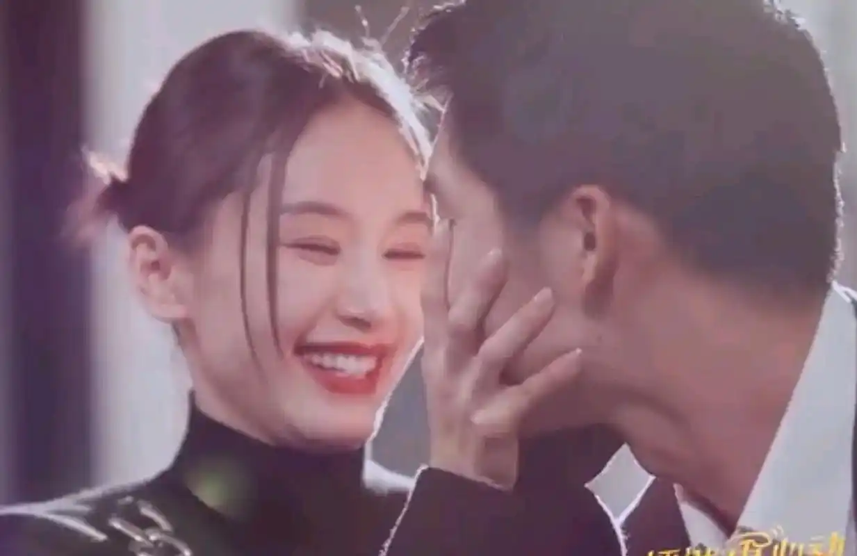 综艺《怦然再心动》里,王子文和吴永恩终于亲上了,虽然私底下两人被