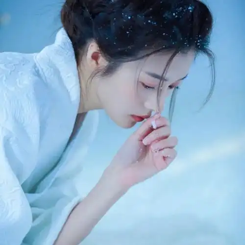 绝绝子女生头像