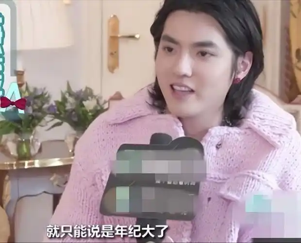 畸形母爱下的"金丝雀"吴亦凡被粉丝宠爱的"假佛像"|刘亦菲|鹿晗|嘻哈