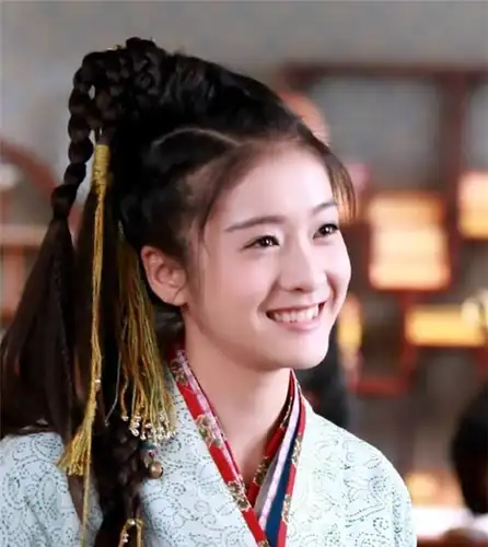 杨幂和张雪迎饰演的郭襄都灵气十足,不过网友认为她更甜一些