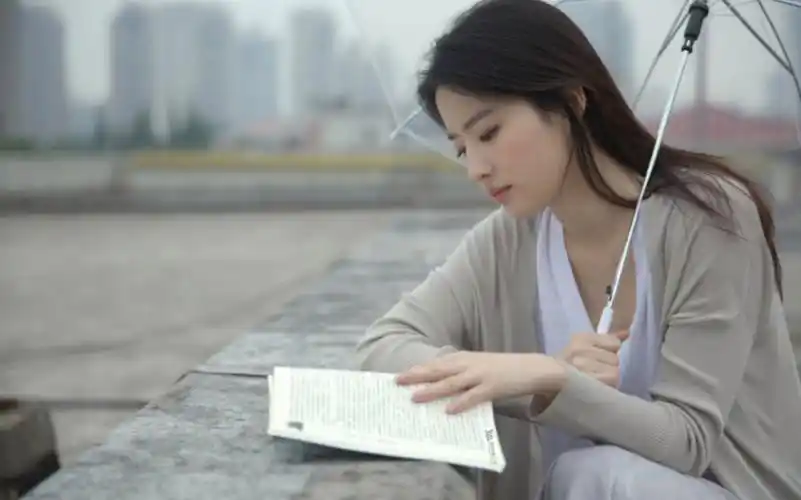 歌手菲分享,刘亦菲来自刘亦菲主演电影《致青春原来你还在这里》主题