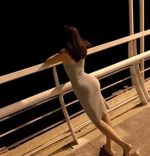 有一种性感叫做背影杀我想静静的看图