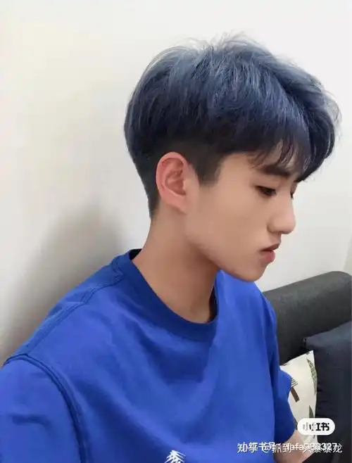 男生自己买染发膏染头染什么颜色好