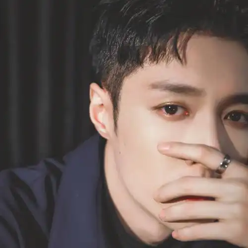 张艺兴头像图片