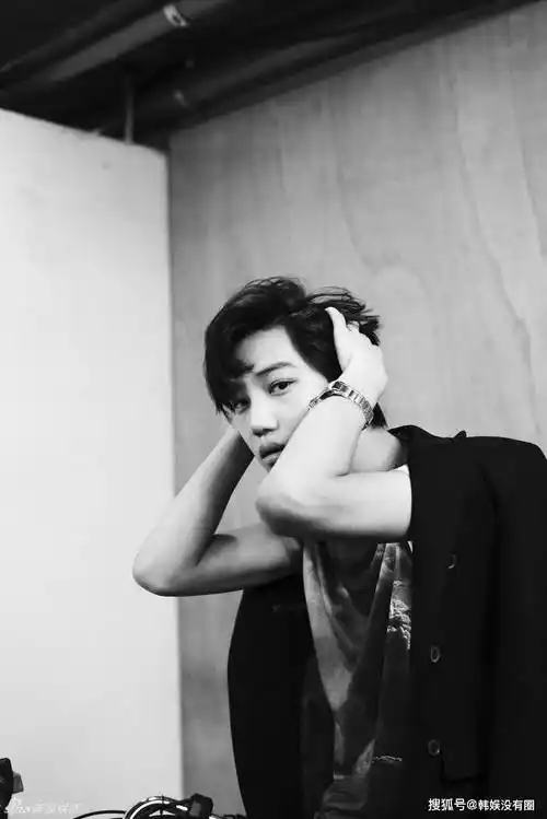 10年前exo第一名公开的成员kai金钟仁