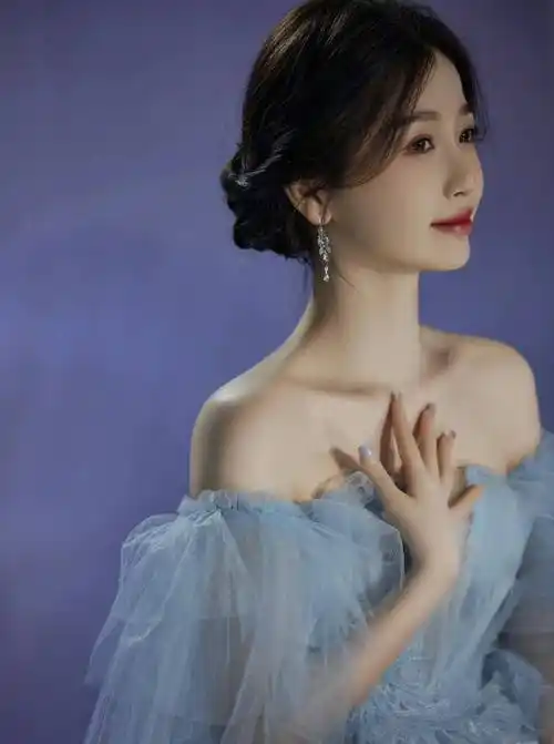 女明星虞书欣写真合集甜美可爱优雅时尚