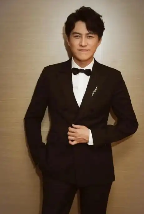 靳东:和江珊有一段情,牵手离异李佳誓言不辜负,背后另有原因?