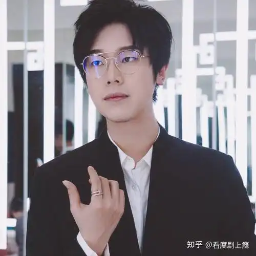 轩zone丨戏里戏外都是总是霸总,将人设进行到底