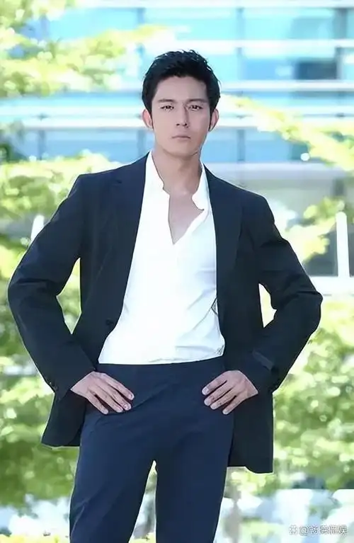 回顾尖嘴猴腮别硬演富豪角色10位男星站那就是人间富贵竹