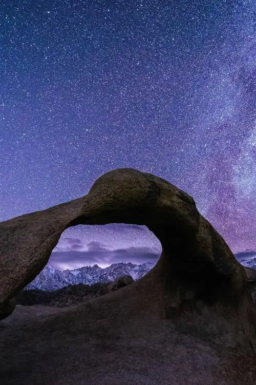 壁纸 美丽的星空,紫色风格,拱,岩石 3840x2160 uhd 4k 高清壁纸, 图片