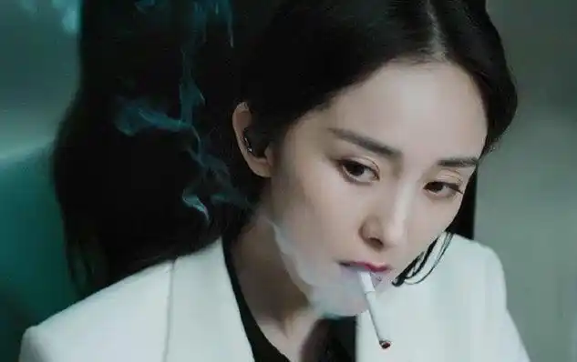 这些女明星抽烟镜头又狠又魅超a眼神有帅到你吗经典的在最后
