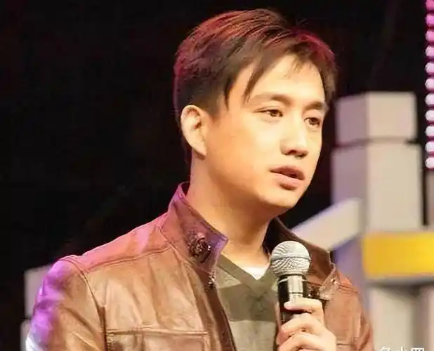 黄磊"发福",尹正"姨化",这10位男星年轻时也太帅了_陈浩民_陈志朋